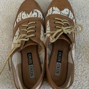 XOXO Lawrence Oxford Flats